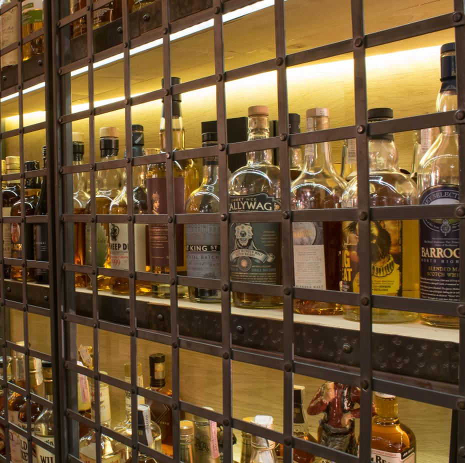 The Whisky Aficionado’s Guide to Choosing the Perfect Bottle