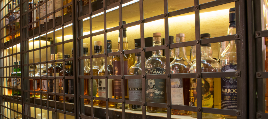 The Whisky Aficionado’s Guide to Choosing the Perfect Bottle